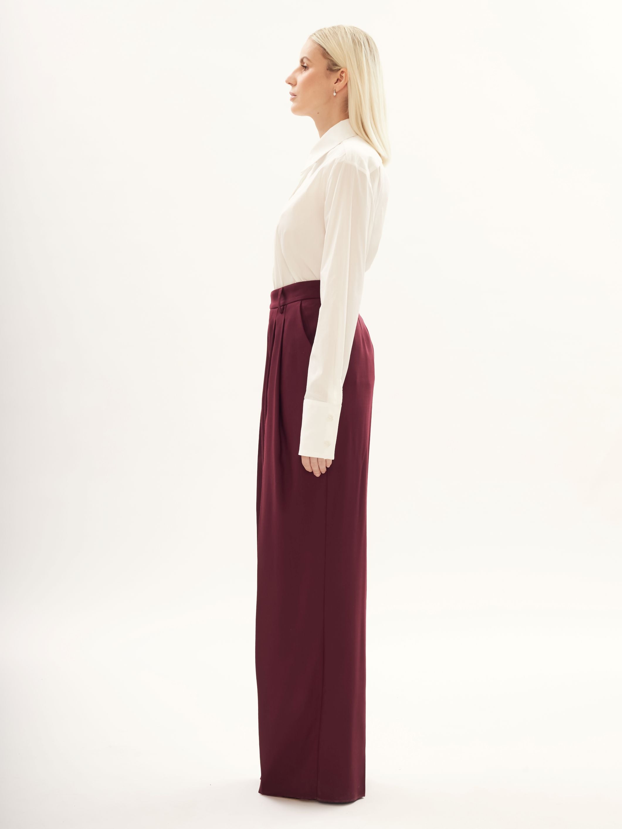 Wide-leg Tailored Pants in Bordeaux