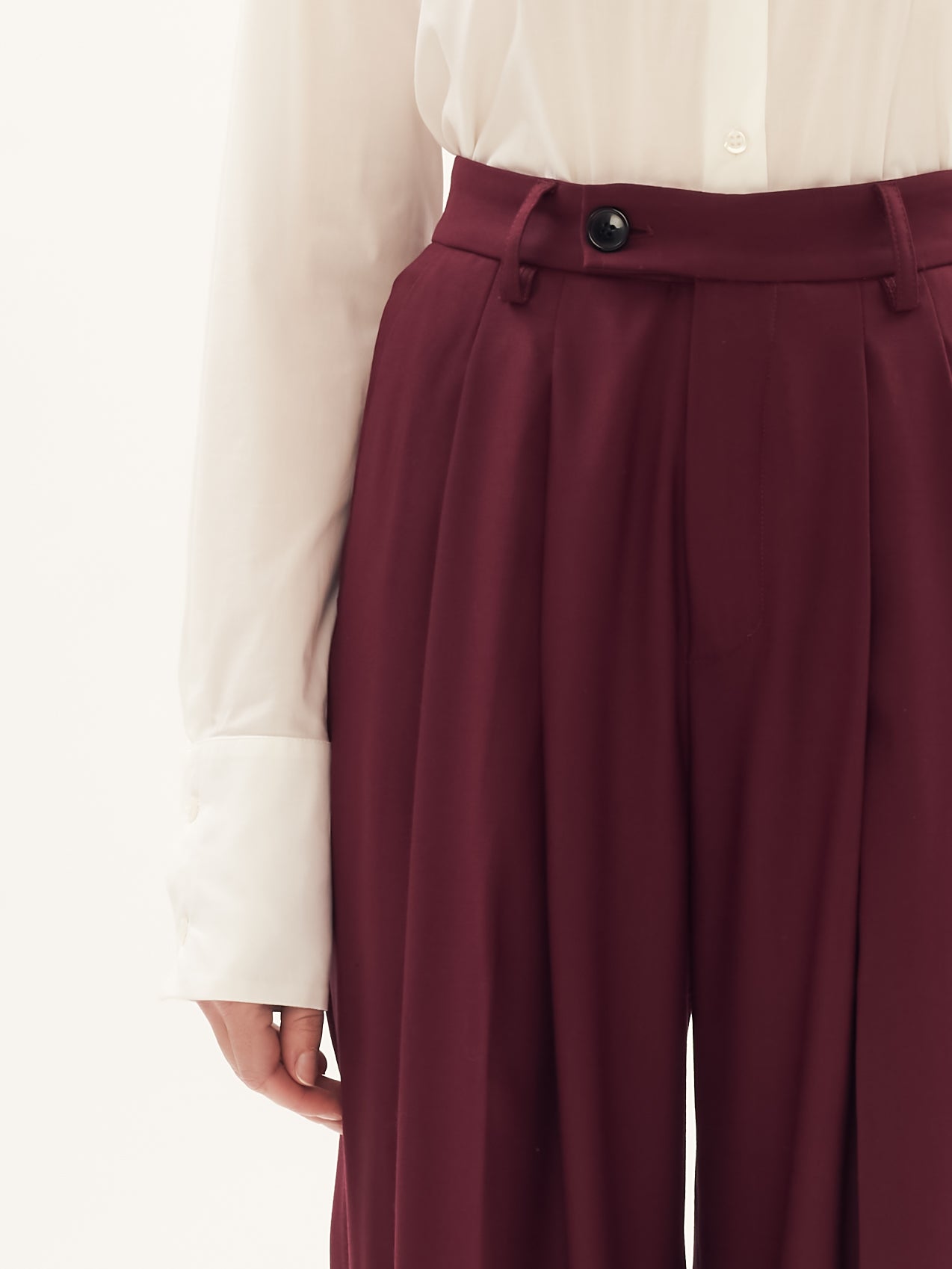 Wide-leg Tailored Pants in Bordeaux